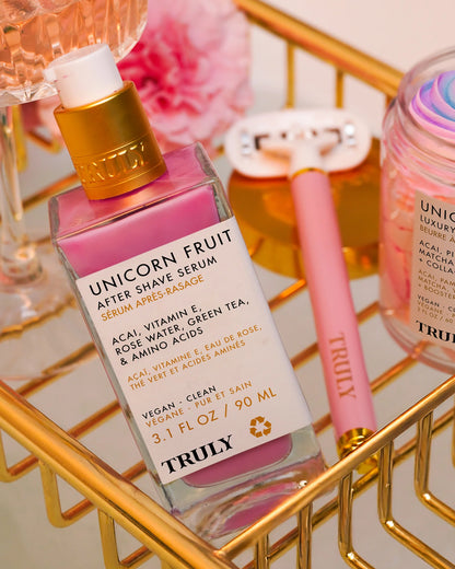 TRULY ROSADO Y CAJA DE PROTECCIÓN ACEITE INTIMO ACLARANTE